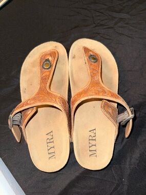 Myra Bag Tan Brown Leather Toe-Post Sandals